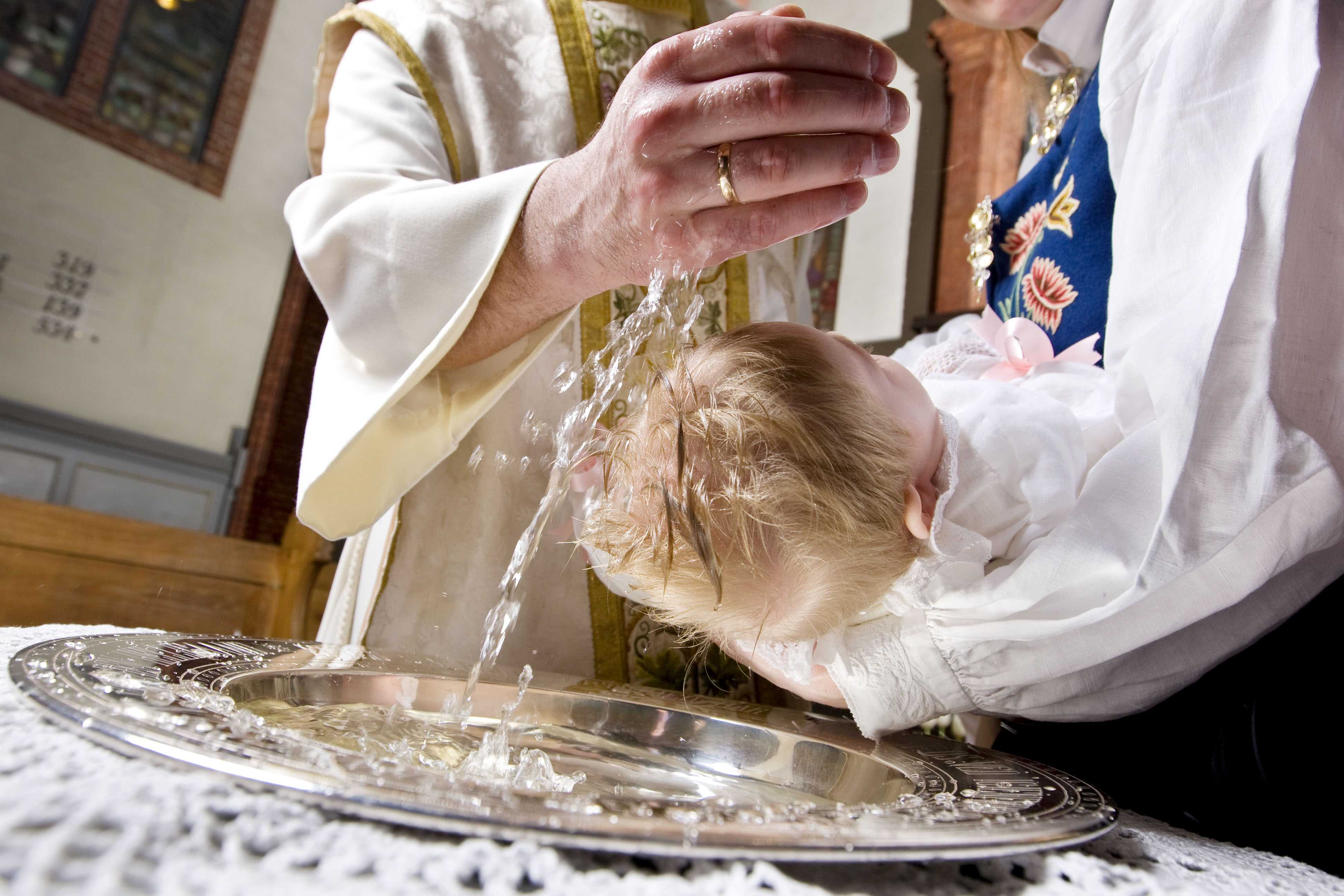 Крестик для крещения ребенка: как не ошибиться в выборе?