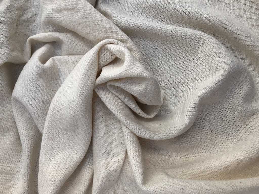 Чесуча — дикий шелк с поразительной фактурой ткани