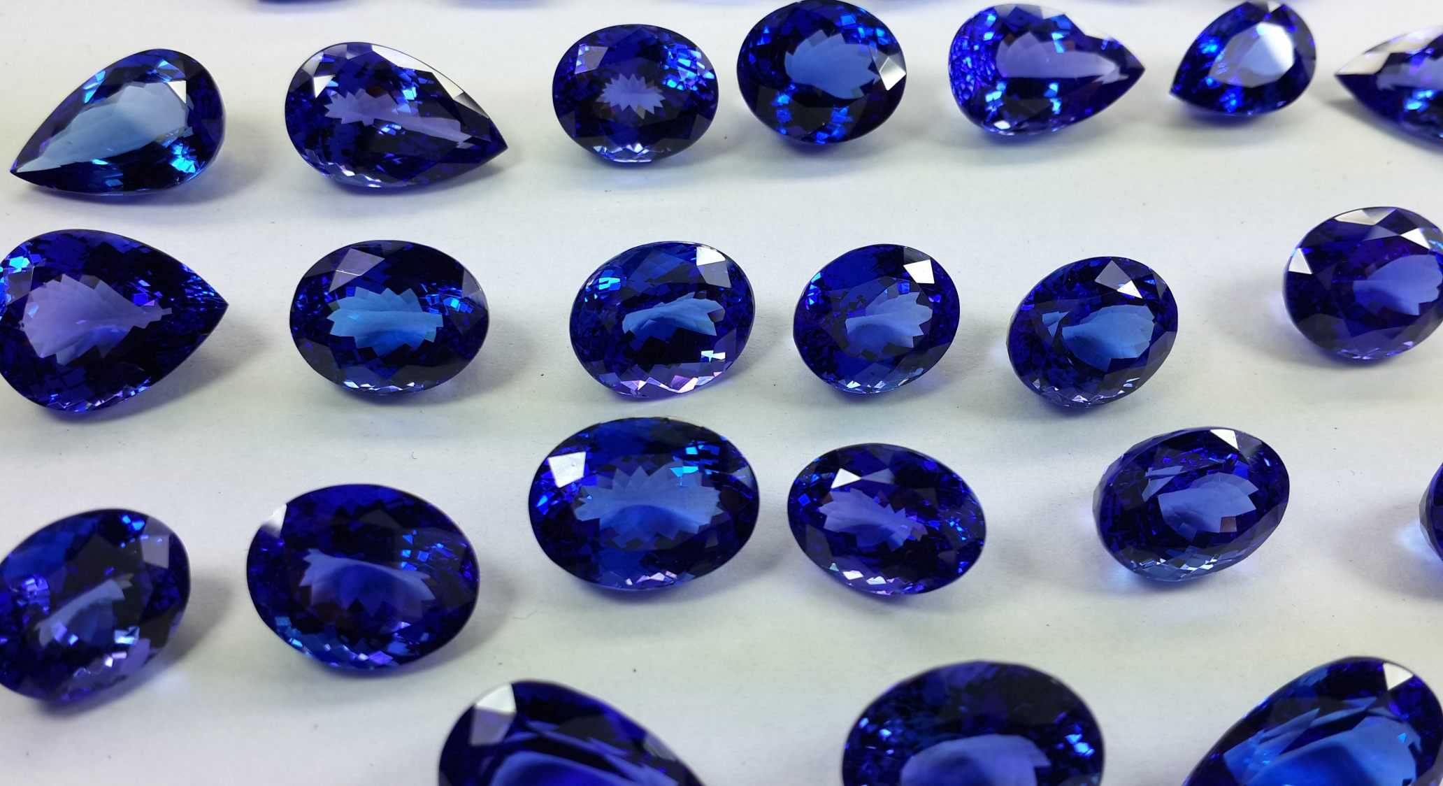 Синие камни: 15 видов, названия, магические и лечебные свойства