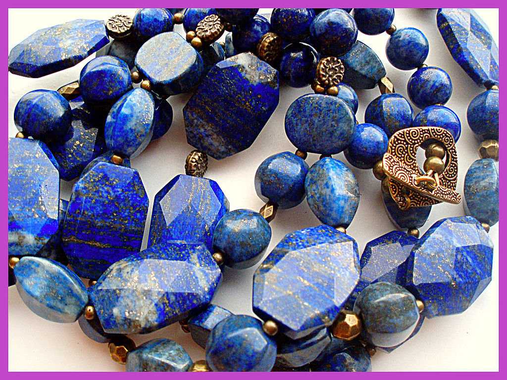 Как выглядит голубой полудрагоценный камень, названия и фото