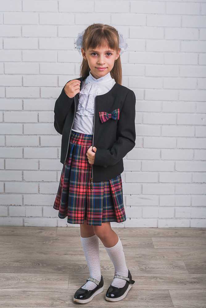 Модная школьная форма для девочек 2021-2022: для начальных классов, для средних и старших классов (фото)