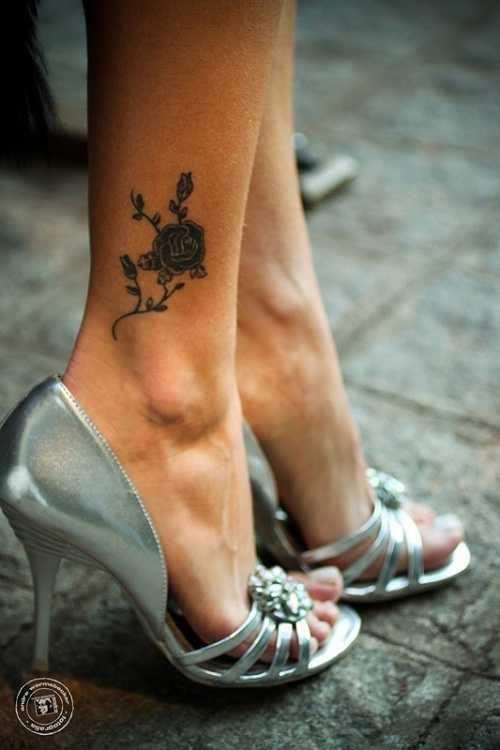 Татуировки для девушек на ноге: топ 100 идей со значением и фото