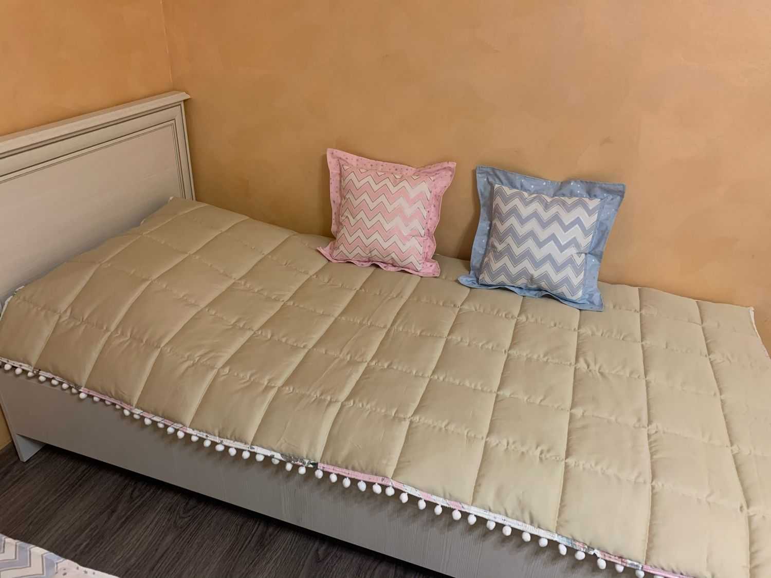Ткань для покрывала на кровать или диван: выбор материала