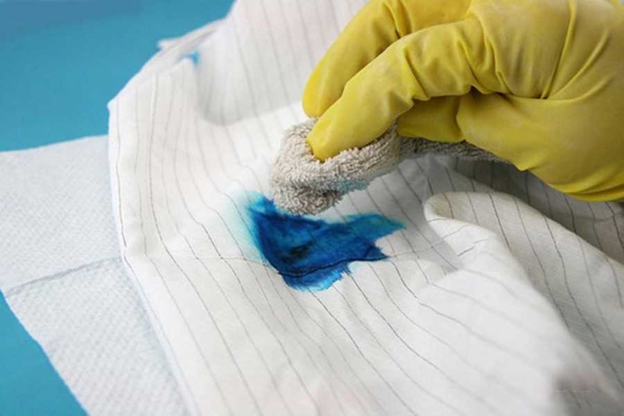 Как вывести пятно от чернил с одежды в домашних условиях: как отстирать гелевую и шариковую ручку с цветных и черных вещей - 11 проверенных способов