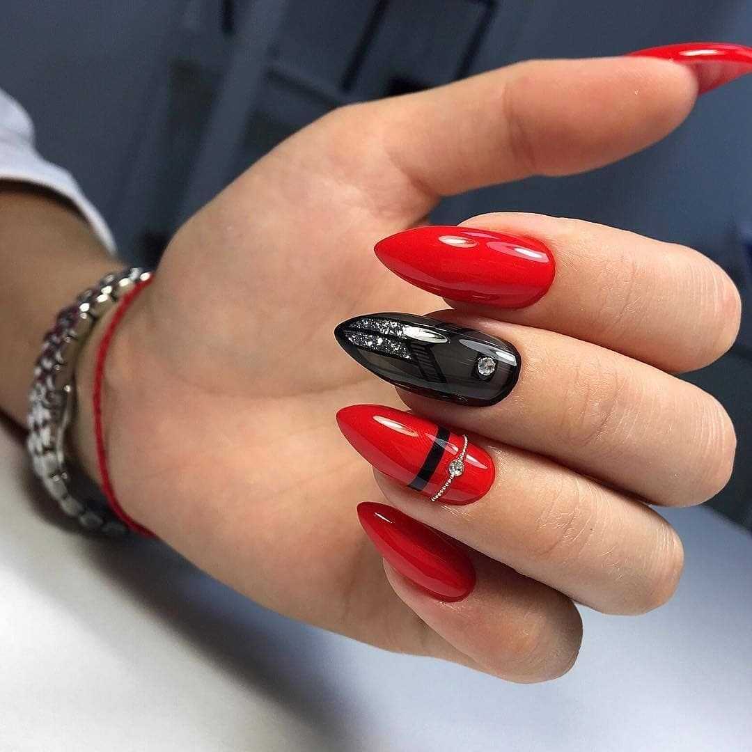 Красно-черный маникюр: фото, новинки, модный дизайн ногтей