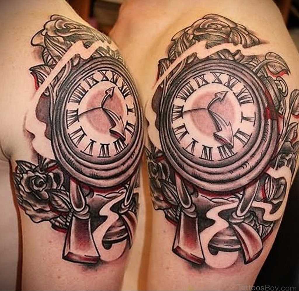 Татуировки часы на плече