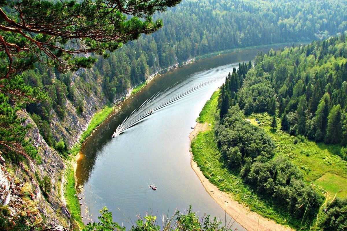 ТОП-10 самых крупных рек России: названия, фото Крупнейшие реки европейской, азиатской части России Какая самая крупная и широкая река России