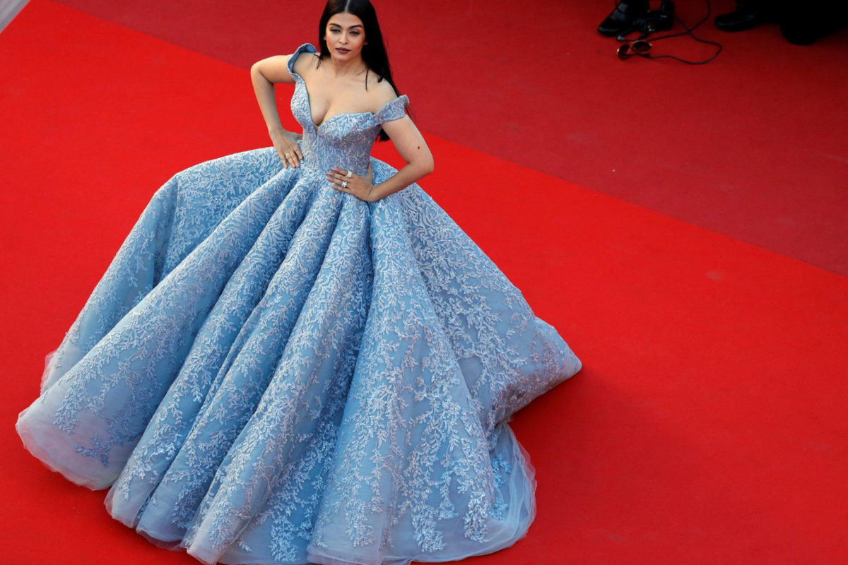 Топ 10 самых красивых платьев в мире: рейтинг на фото