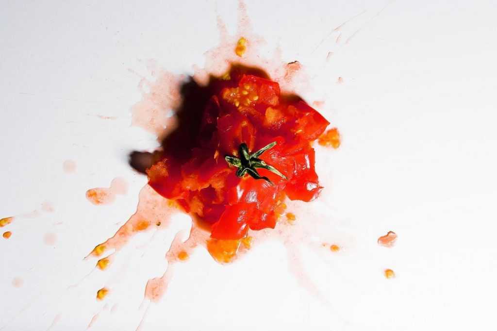 Как и чем вывести пятно от помидора