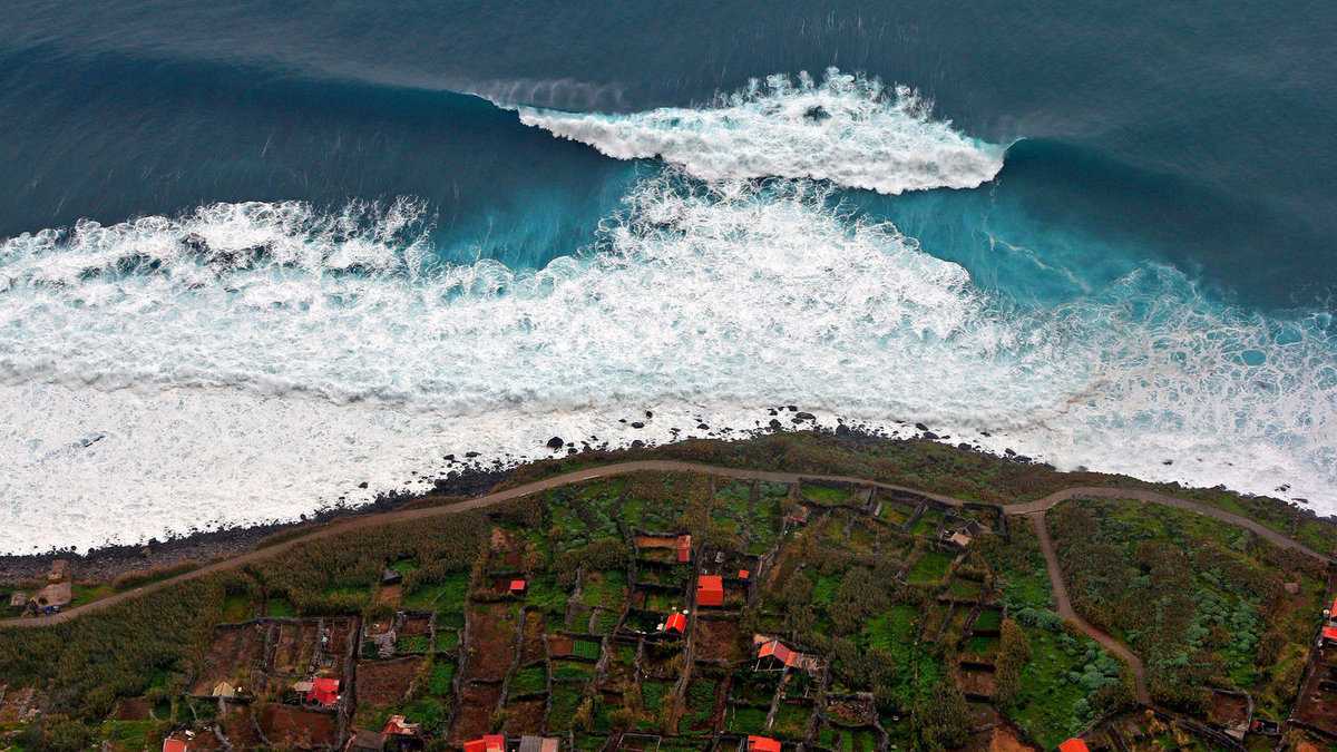 Наибольшие цунами в истории: самые высокие и разрушительные волны