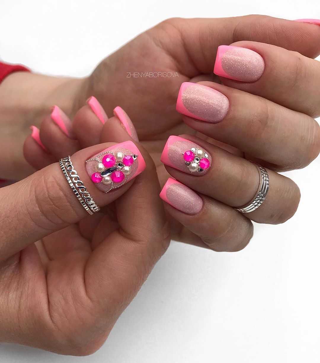 Маникюр розовый модные. Розовые ногти. Р̸о̸з̸о̸в̸ы̸й̸ м̸а̸н̸и̸к̸. Летний розовый маникюр на короткие ногти. Модные розовые ногти.