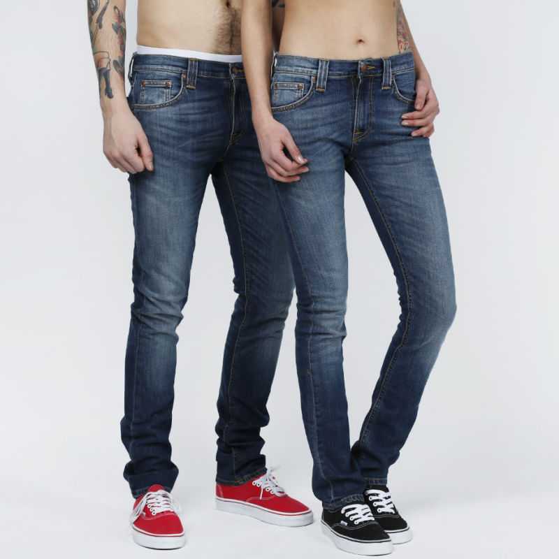 Мужские джинсы на девушке