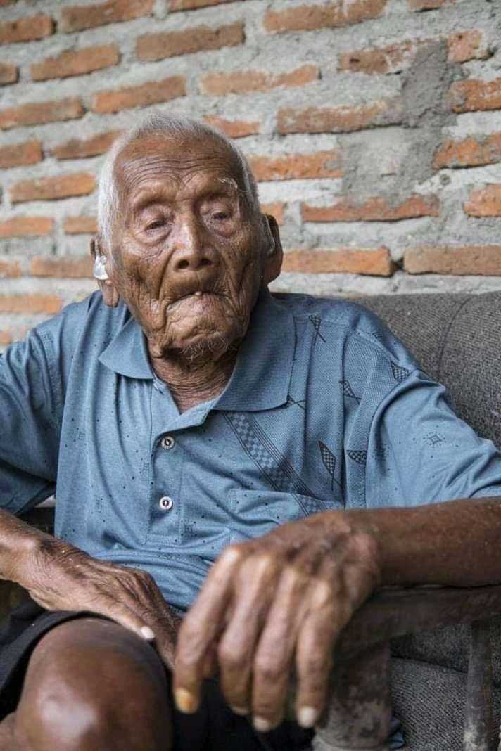 Самый старый человек в мире: ТОП-10 долгожителей на фото, рекорд, Книга рекордов Гиннеса Самый старый человек России на сегодняшний день Сколько самому старому человеку Самый старый человек 2018