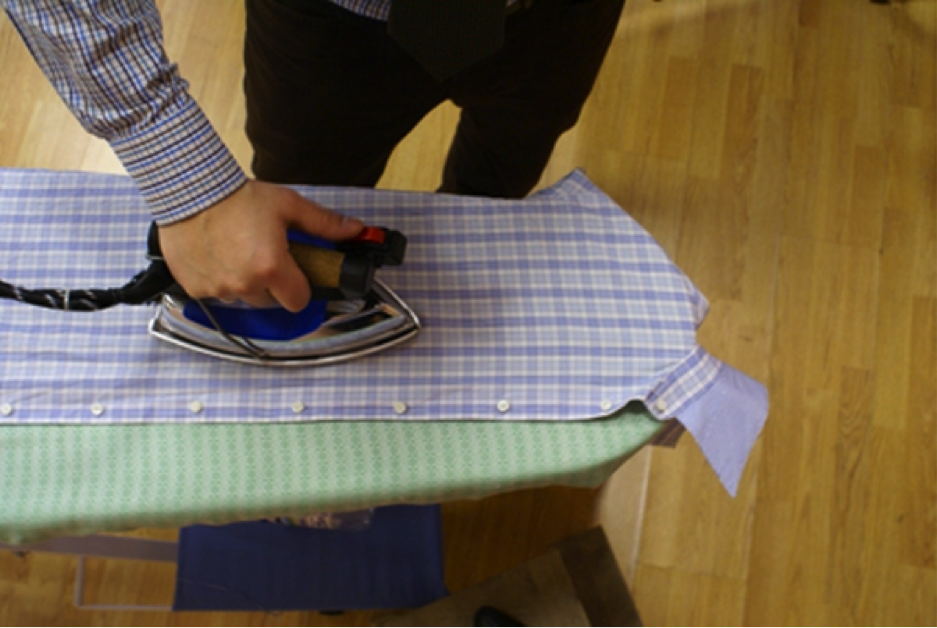 Как правильно и быстро гладить вещи, постельное белье и верхнюю одежду: советы на каждый день