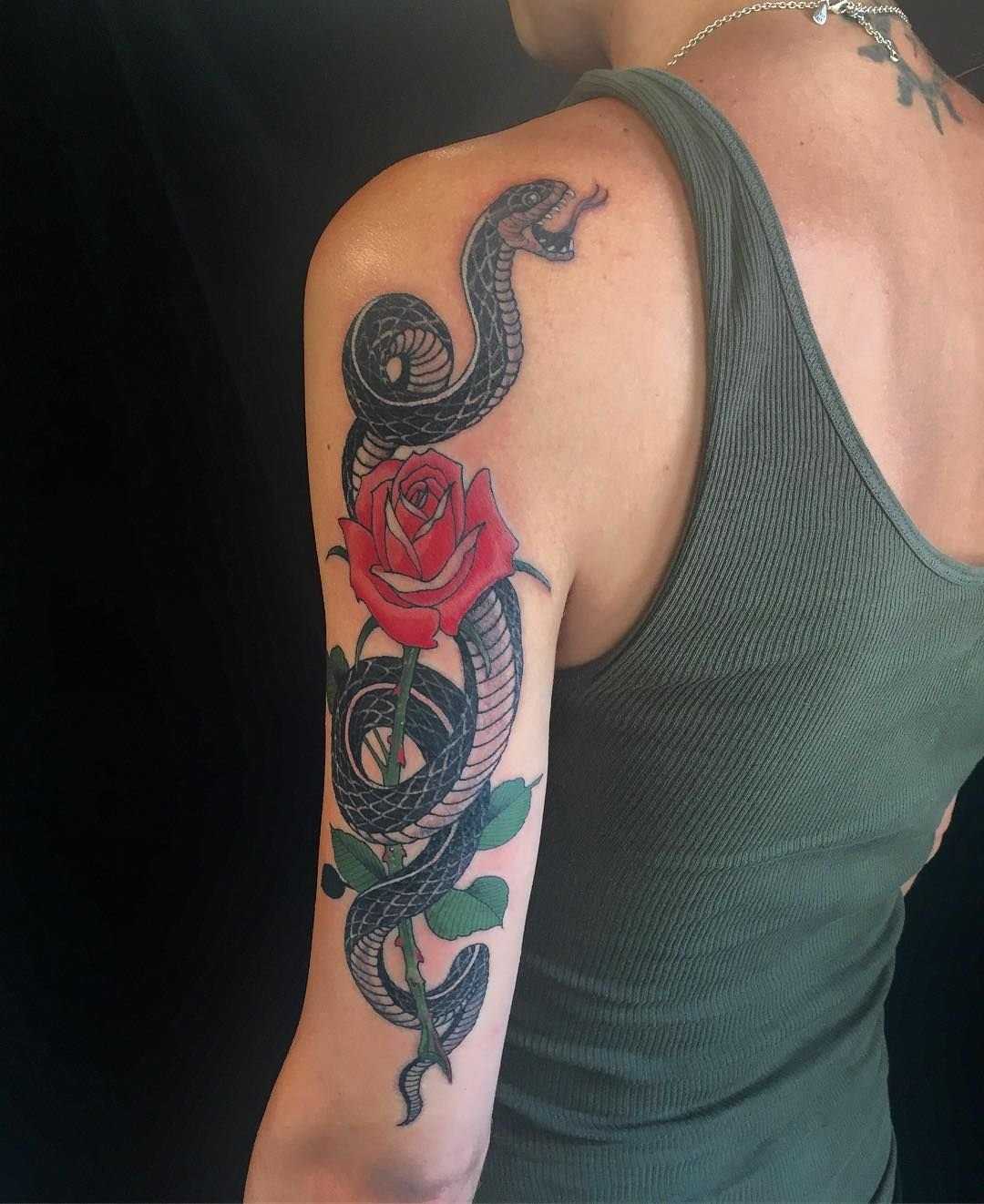 Тату змея для девушек — значение, эскизы, фото татуировок