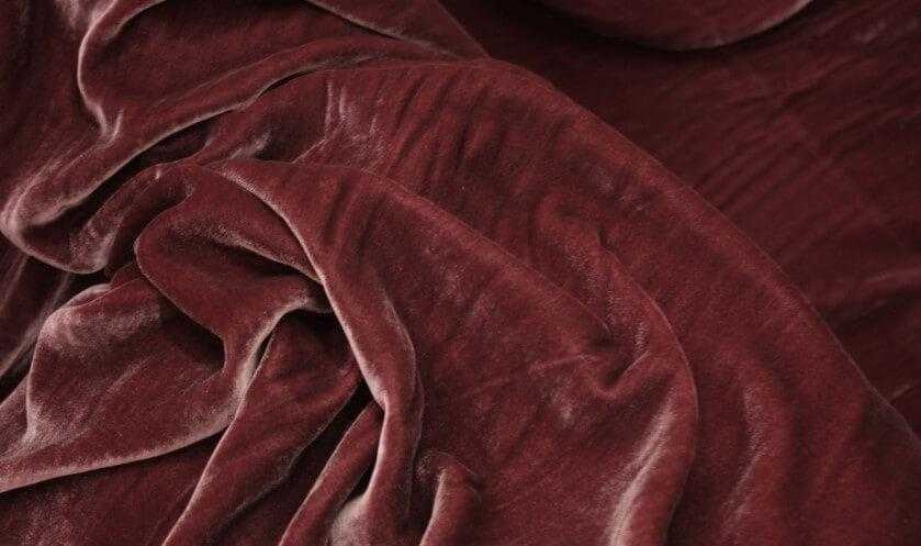 Шелковые ткани виды: виды материалов из шелка, с их описаниями, свойства тканей и уход за ними, плотный шелк