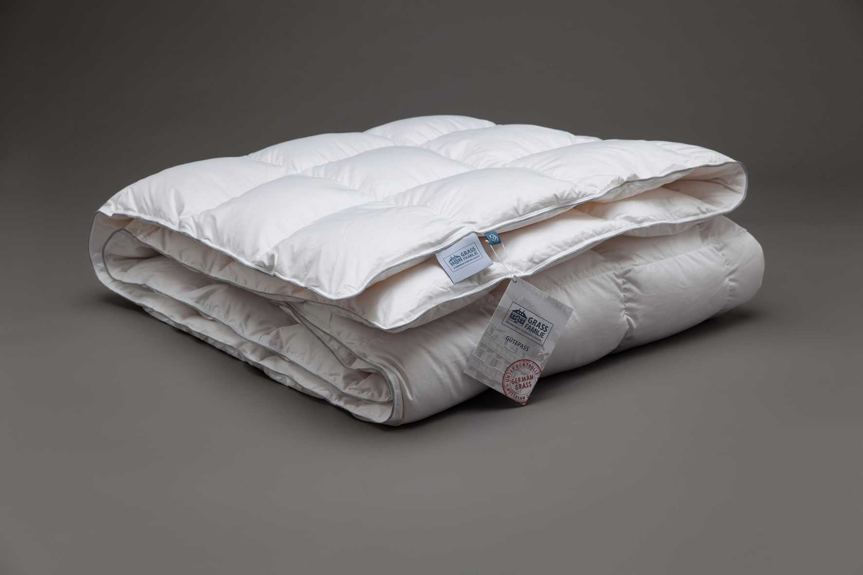 Как ухаживать за одеялом с шелковым наполнителем: плюсы и минусы материала
