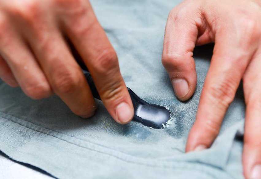 Как отстирать смолу от одежды: как эффективно сделать чистой